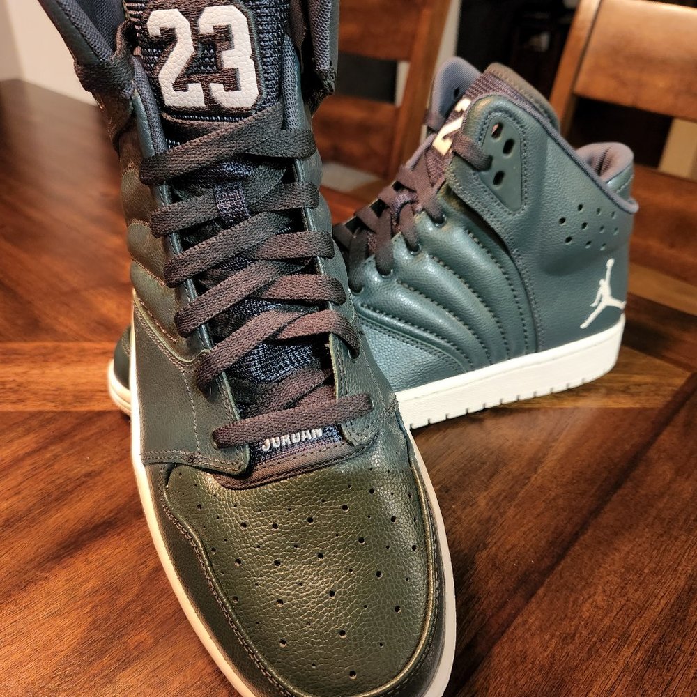 Nike Jordan High-Top Sneakers in Dark Green and White